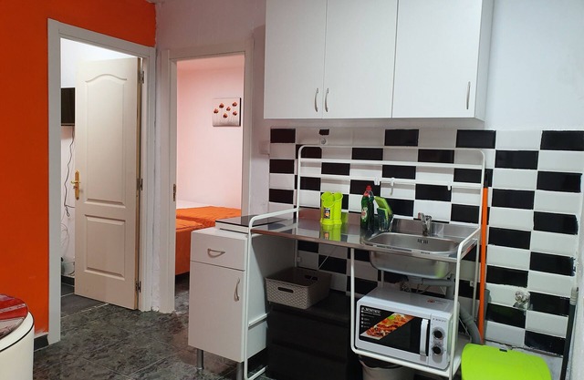 Low Cost Room Plaza de Hierro I