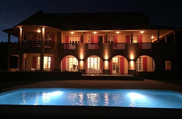 BAJA VILLA DE LA TIERRA 2 A 15 PERSONAS PISCINA PRIVADA Y JARDIN