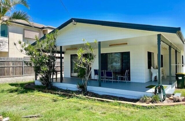 Low Set 3 Bedroom Home on the Esplanade