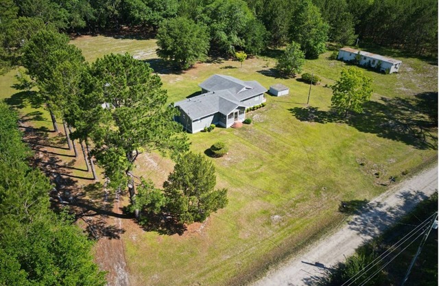 Lowcountry Orchard Getaway: 4-bedroom house in lovely Yemassee, SC Sleeps 12
