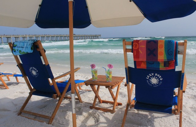 GRATIS ! ! SERVICIO DE SILLA DE PLAYA DIARIA Y ELECCIÓN DE IMPERMEABLES - DETALLES A CONTINUACIÓN! !