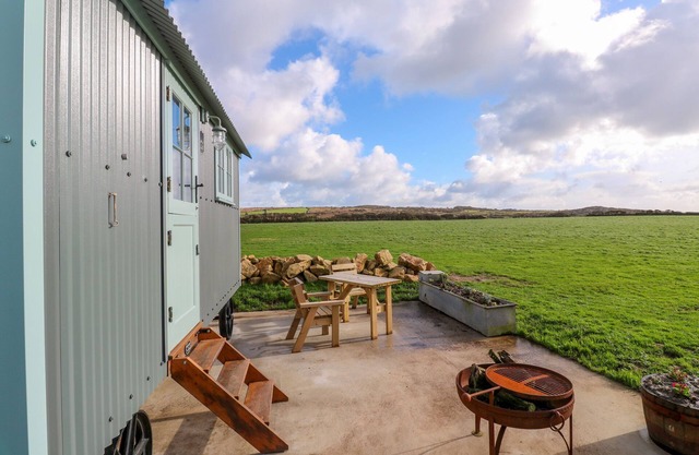 Lower Trewern Shepherds Hut