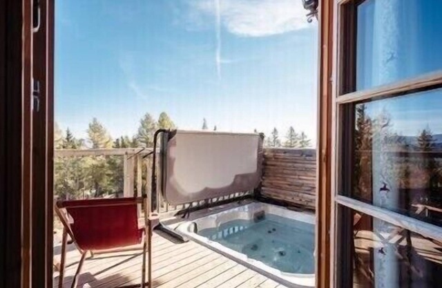 Cabaña propia con sauna e hidromasaje.