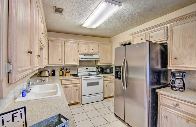 Lubbock Home w/ Deck & Yard - 8 Miles to Ttu!