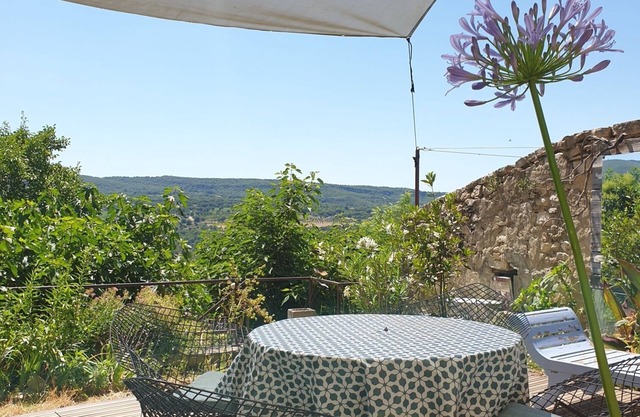 LUBERON, CASA CON ENCANTO DE HAMLET