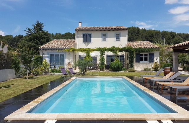 Luberon, VILLA 6 personas con piscina climatizada, piscina CASA 1. 2 km de Pertuis