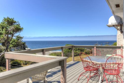 Lucky Ewe - Ocean View Retreat