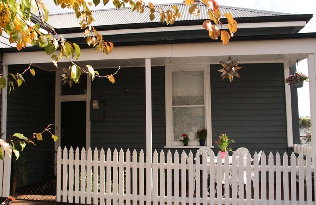 Lucy's Artist Cottage