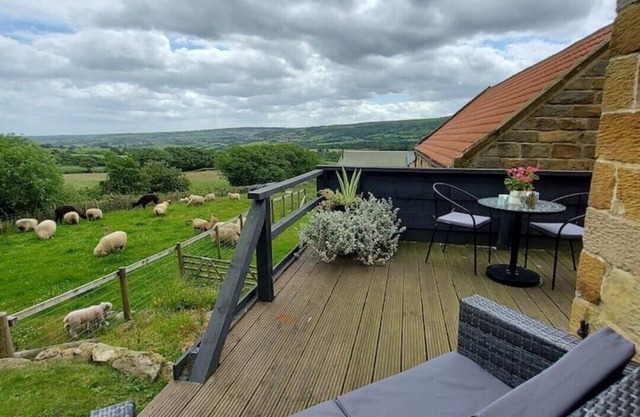 Luddie's Country Cottages - Poppy Cottage