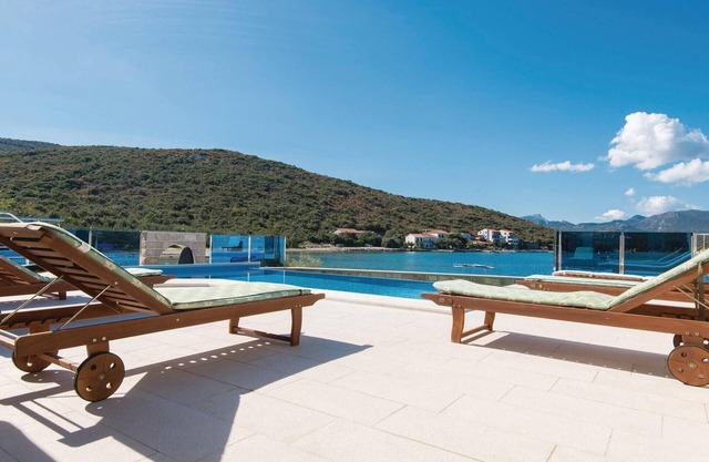 Alojamiento de 3 habitaciones en Luka Dubrava