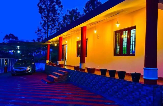 Lukes Villa