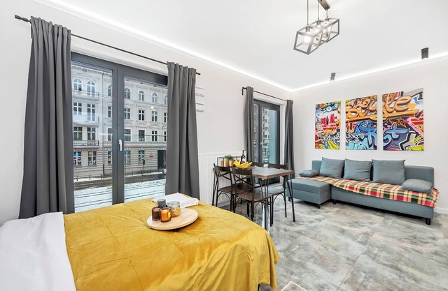 Lumina apartment near the station
