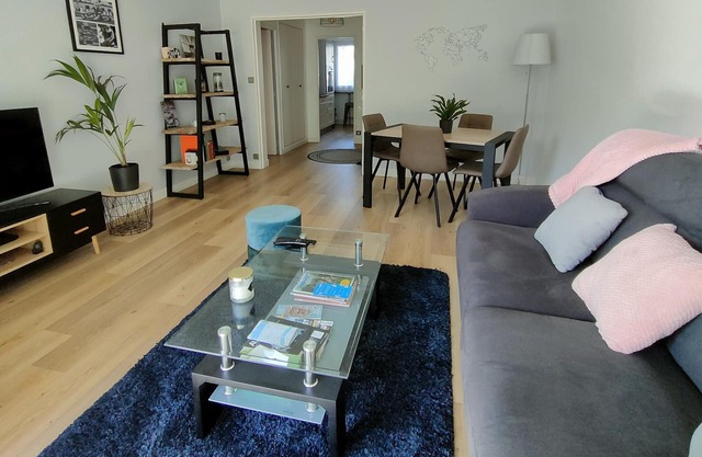 Lumineux 63m² avec WIFI-BALCON à Nantes!