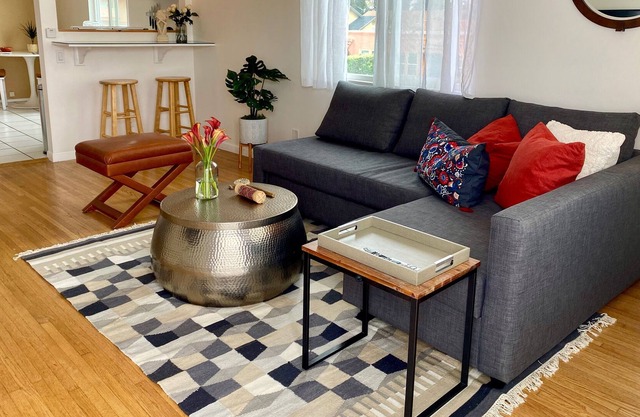 Luminous and comfy apartment in Old Torrance