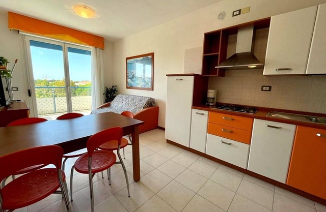 Piso luminoso en residencia con piscina comunitaria