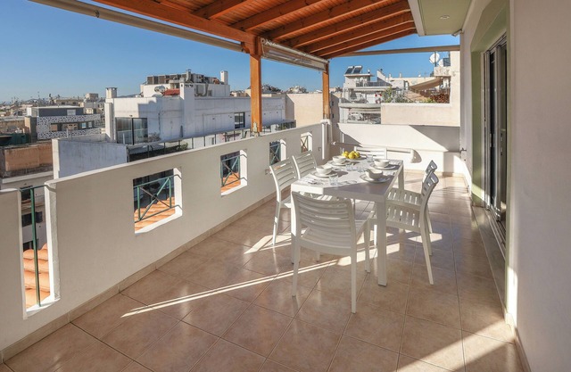Luminous Penthouse big veranda by GHH