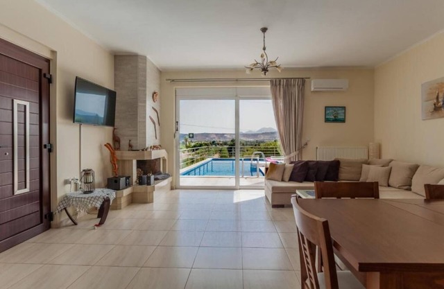 Luminous Villa with Private Pool in Prinos