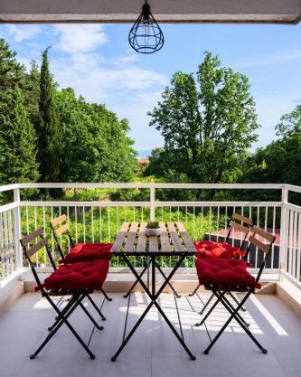 Lumos Residence - Free private parking