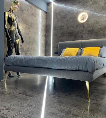 Luna Apartments B