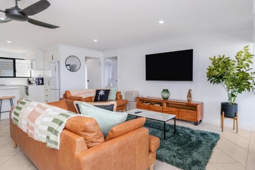 Luna Blu & The Beach Loft Yeppoon- Private Apartments