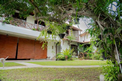 Luna House Nawala