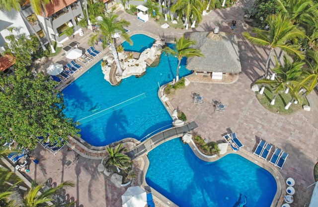 Luna Palace Hotel and Suites