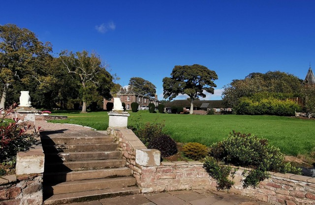 Lunan House