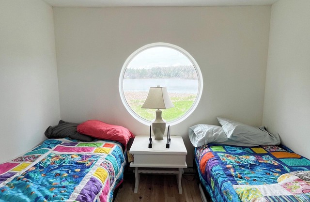 Lunenburg Beach Front Cottage on Masons - 360 Water Views