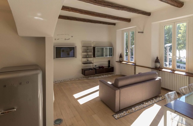 Lungolago Holiday Home