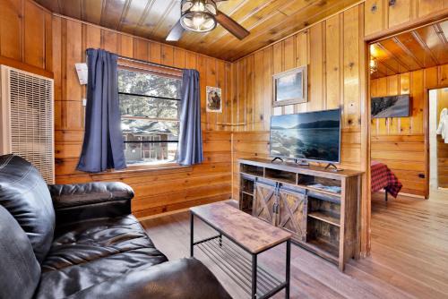 Lupine Lakeside Resort Cabin by Big Bear Vacations