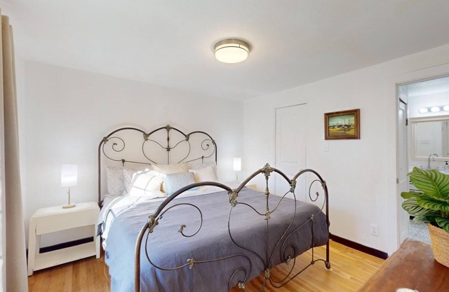 Lupita’s Casita Cozy, Spacious Yard, Sleeps 10, Pets OK, Fire Pit & Patio