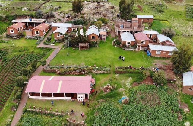 Luquina uru uta lodge y homestay