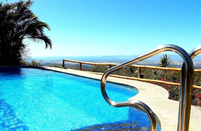 APARTAMENTO DE LUJO, PISCINA CON GRAN VISTA AL MAR