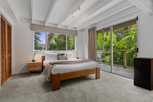 Lush Green Hideaway Guest Suite near Newmarket