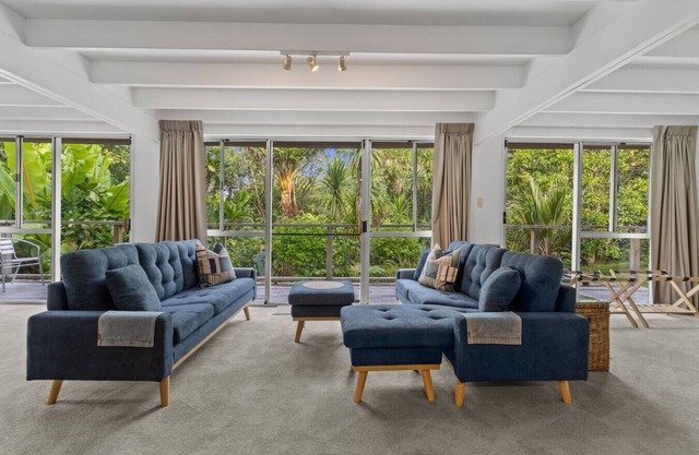 Lush Green Hideaway Guest Suite near Newmarket