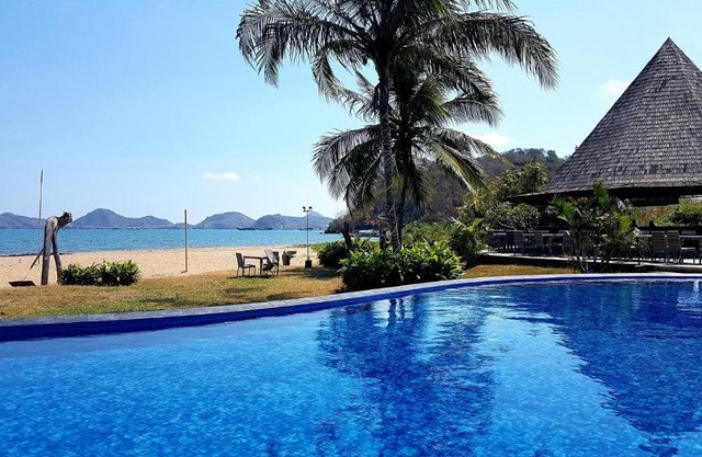 Luwansa Beach Hotel