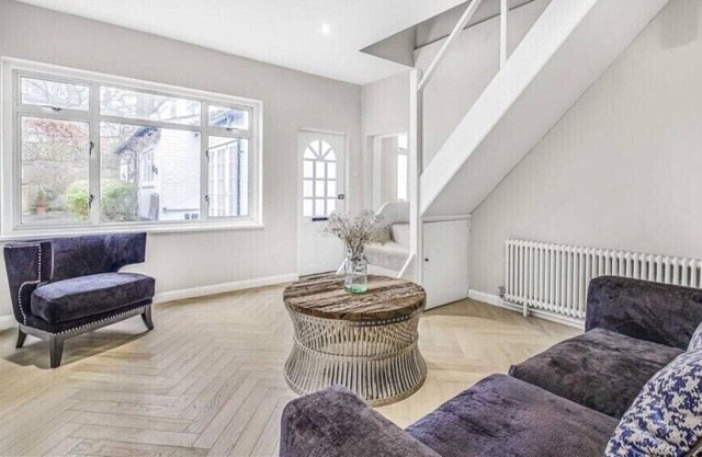 *Lux* 2 bed cottage Richmond Hill