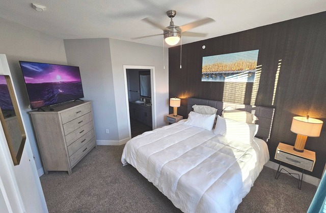 Lux 2 Bedroom king+twin trundle room, Pool views
