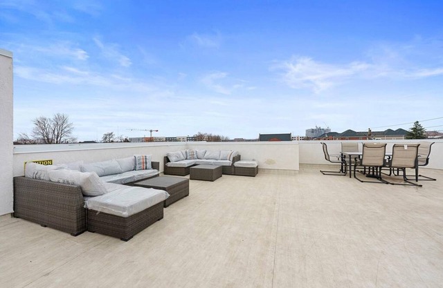 Lux 3BR 3bath w Rooftop Hot Tub