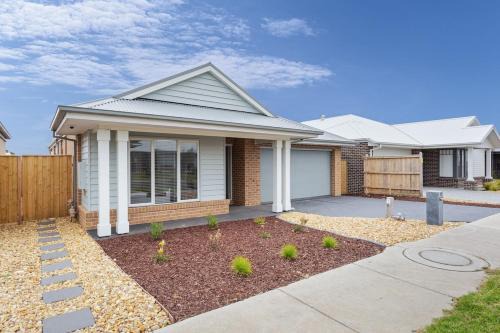 Lux 4BR 2BA Modern Fam Home