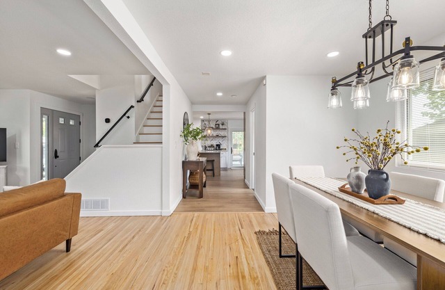 Lux 5 BR home w/Jacuzzi | Firepit | Wet Bar | Foosball