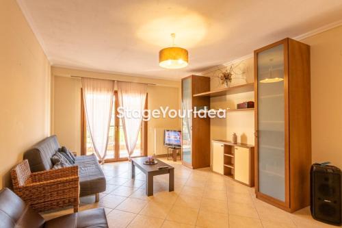 Lux apartment - one bedroom , living room , kitchen , bathroom - for 1 to 7 people, also for parties & gatherings up to 25 people, only 15 minutes from Thessaloniki city center and 8' minutes from Thessaloniki airport