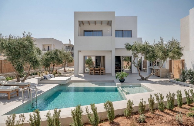 Lux big villas complex 22Sleeps★Walk Market&Taverna★500mt to the beach★8bedrooms