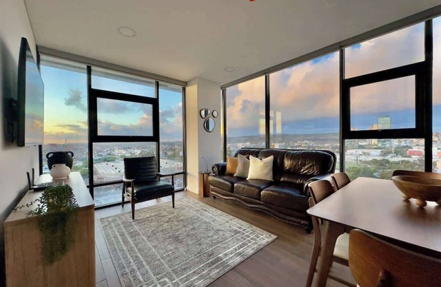 Lux Condo en Garita de San Ysidro y Costco