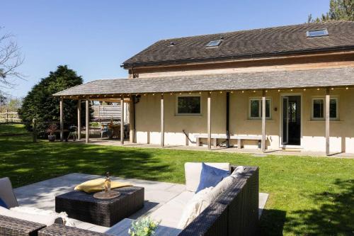 Lux Countryside Haven Mins to Beach Garden