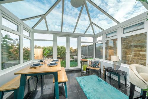 Lux Garden House near Queen Mary Hospital FREE parking 6 guests