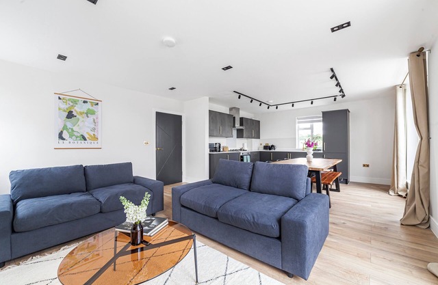 Lux penthouse w/view Wembley