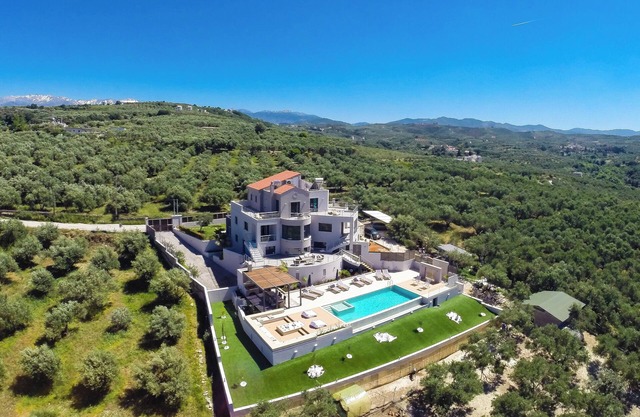 Lux Villa ★Top Sea View ★ Gym & 6 bedrooms★Private Heated Pool