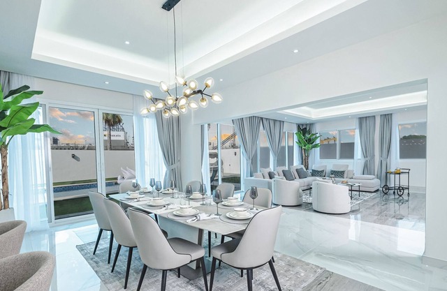 LUX White Modern Villa