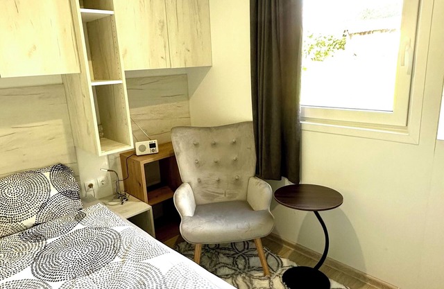 Luxcube 5 Komplette 2 Zimmer Mini Appartement Mobilhome für 2 Pers. Küche + Bad